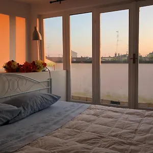 Appartamento Charming 1-bed In, Milano
