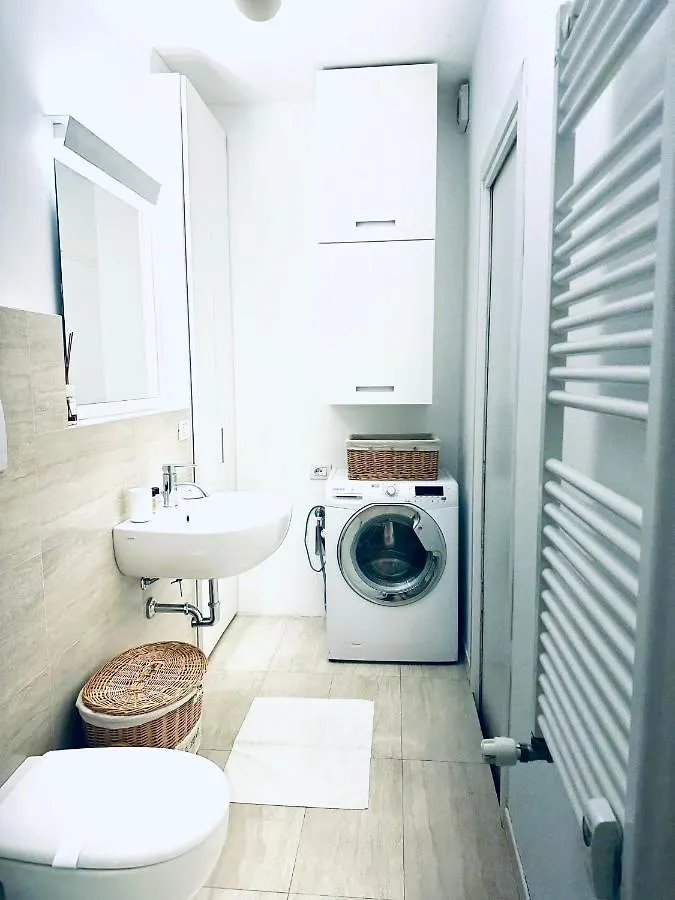 Bixio Eleven Junior Suite A 7 Minuti Dal Duomo Milan