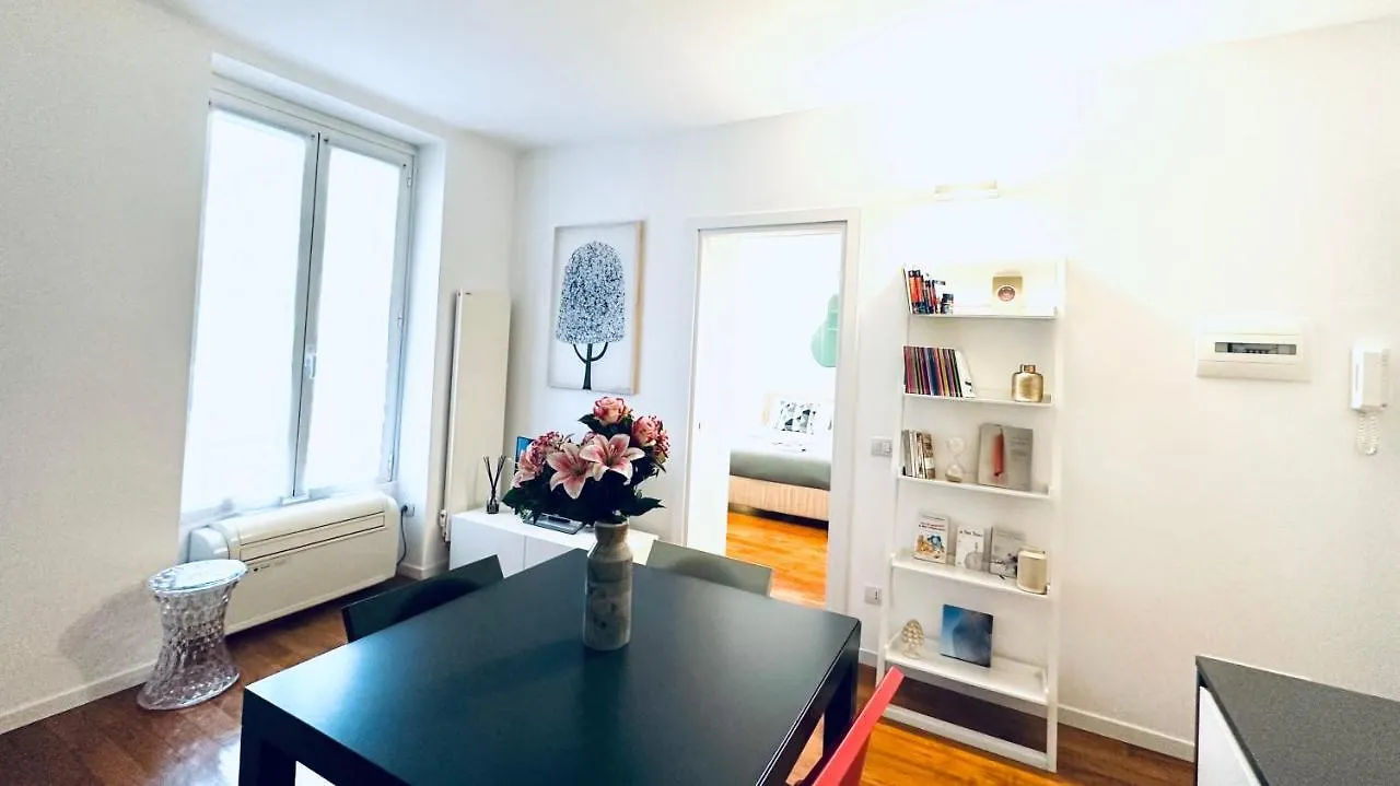 Bixio Eleven Junior Suite A 7 Minuti Dal Duomo Milan Italy